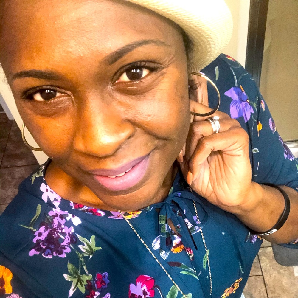Meet your Posher, Kenyari